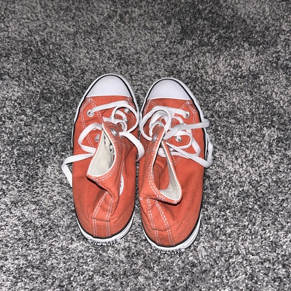 Converse size 8 (womens) - Picture 5 of 6